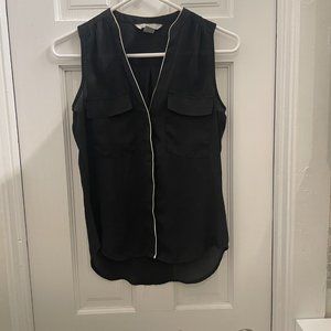 H&M Sleeveless Buttoned Blouse